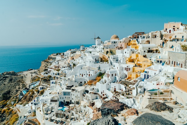 Investment analysis and advisory for a hotel in Santorini